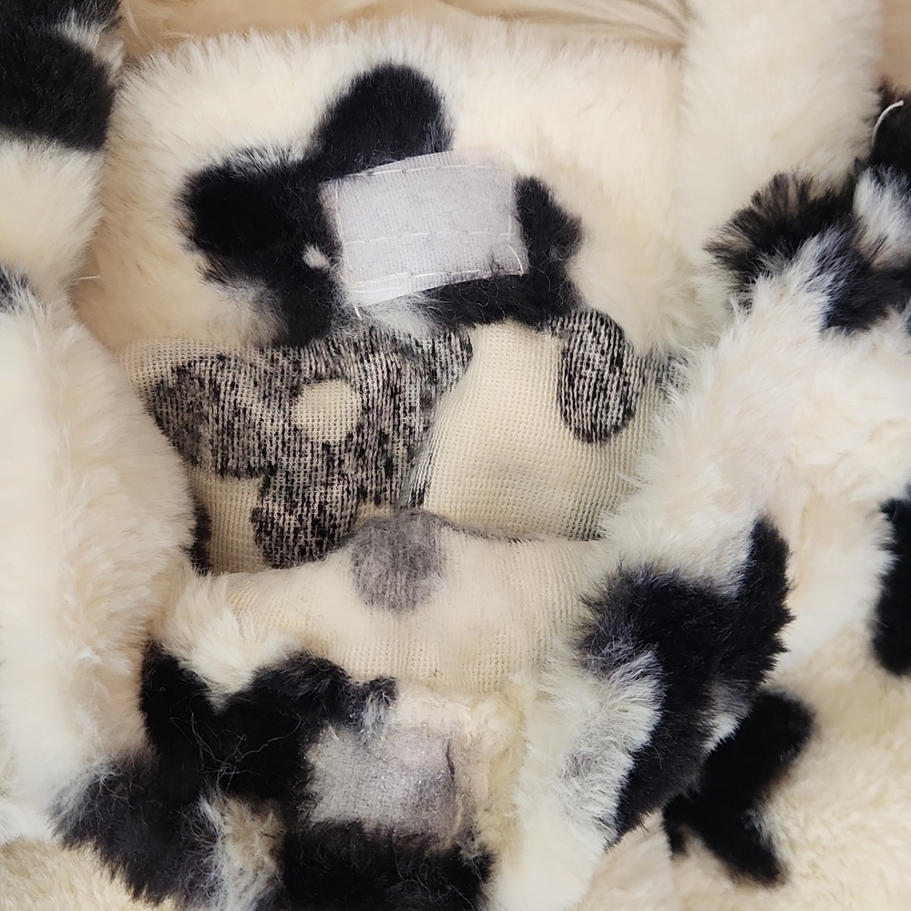 Black & White Floral Fuzzy Tote Bag - Picture 2 of 3